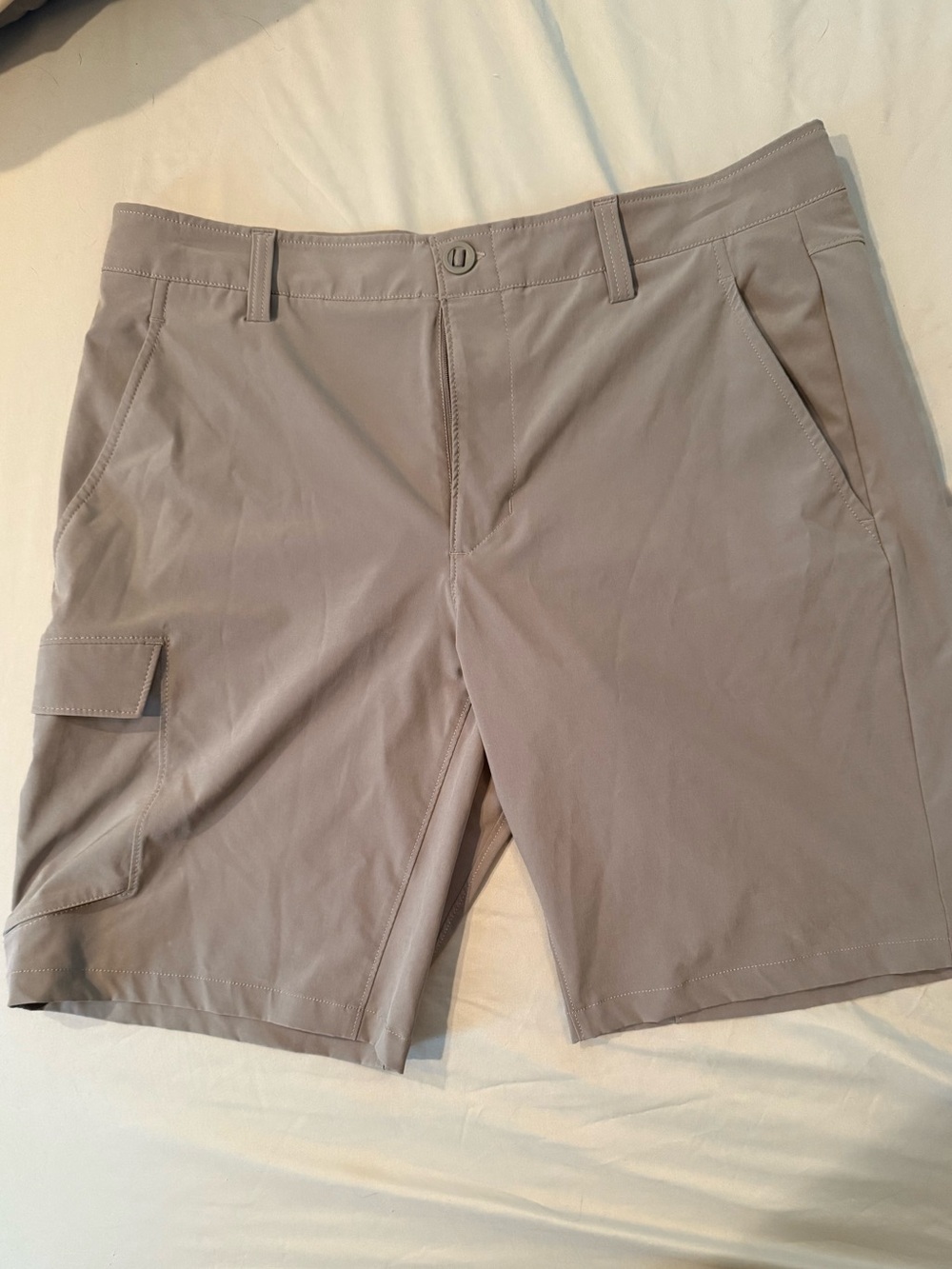 Under Armour men’s gray shorts. Worn twice. Size 36